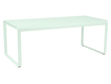Mátově zelený kovový stůl Fermob Bellevie 196 x 90 cm
