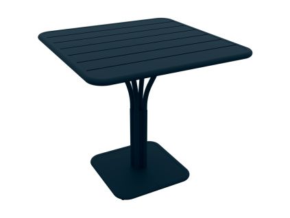 Tmavě modrý kovový stůl Fermob Luxembourg Pedestal 80 x 80 cm