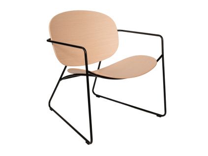 Dubové lounge křeslo Tondina s černou podnoží