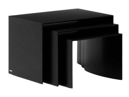 Set tří černých dubových odkládacích stolků Kave Home Litto