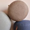 Šedý vlněný puf Hübsch Mochi 70 cm -fv-interier-25